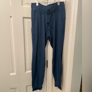 Lululemon Ready to Rulu Pant 29”